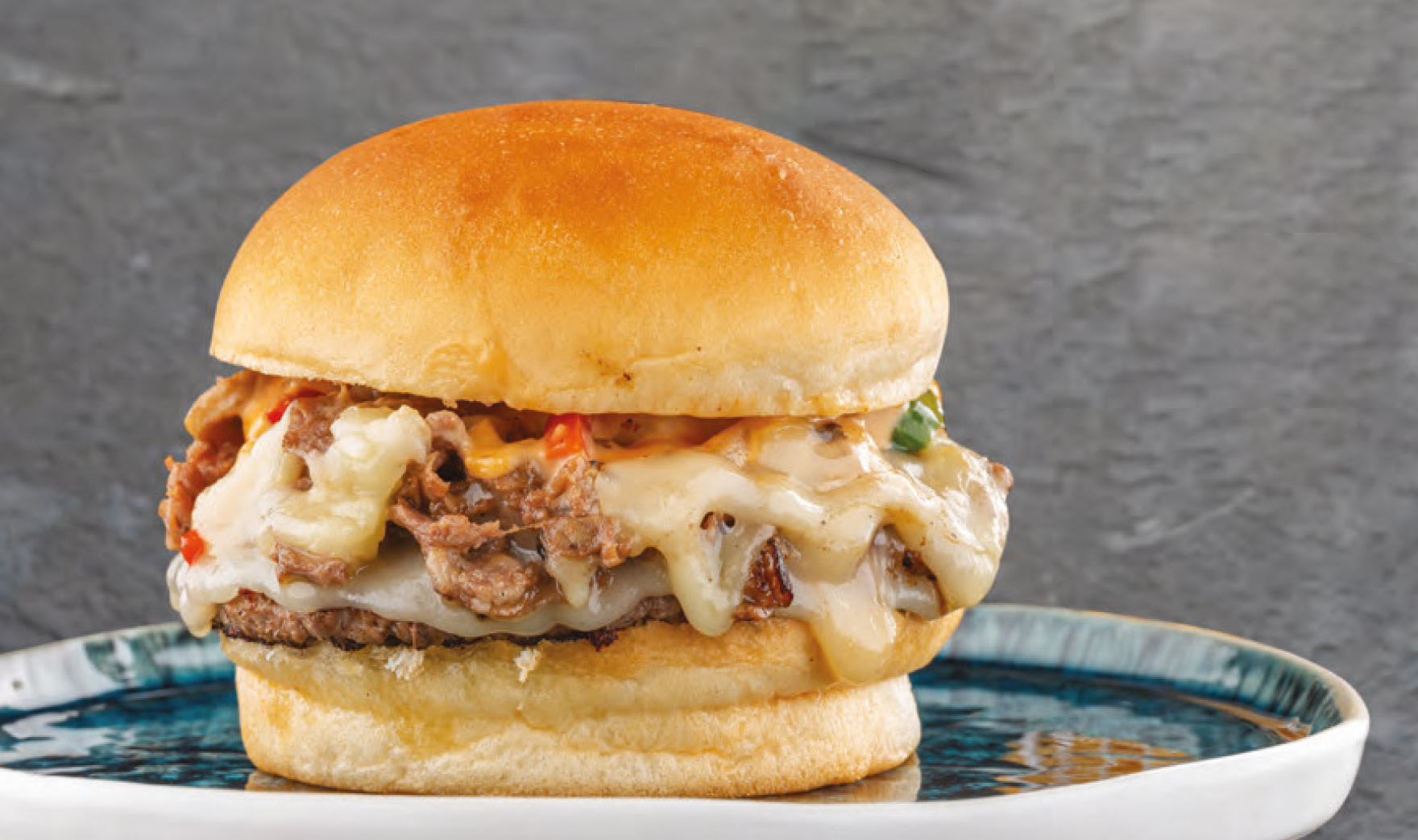 Cheesy Staek Burger